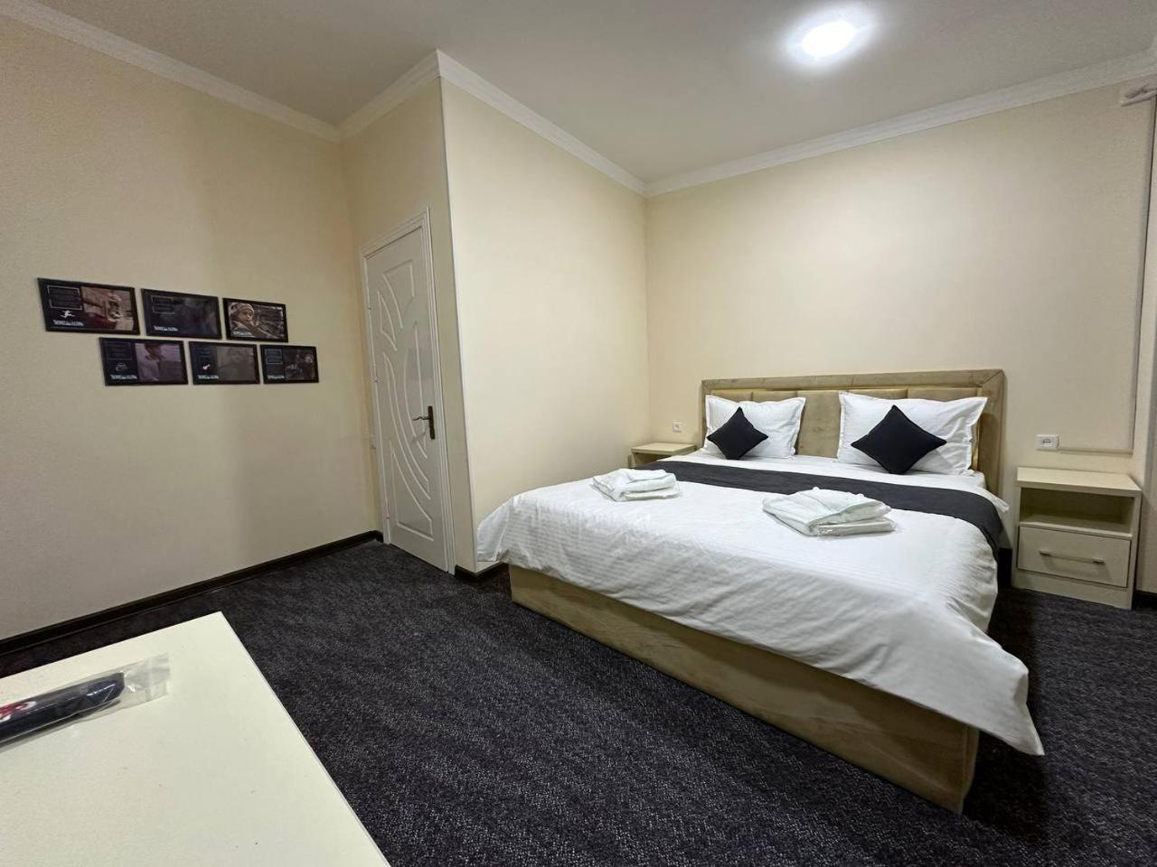 Home Alone Hotel Taszkent Zewnętrze zdjęcie